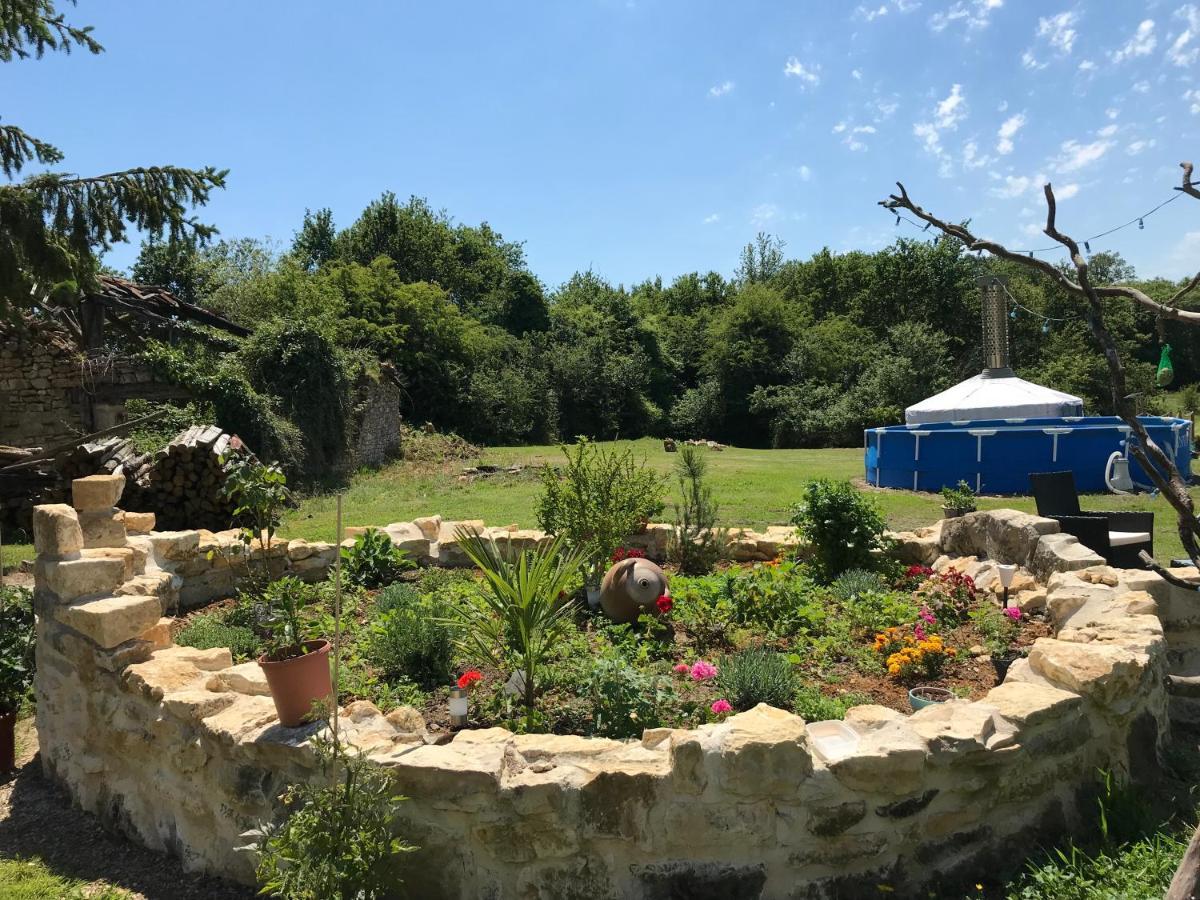 French Fields Luxury Glamping Original Mongolian Yurt Hotel Le-Vieux-Cerier Buitenkant foto