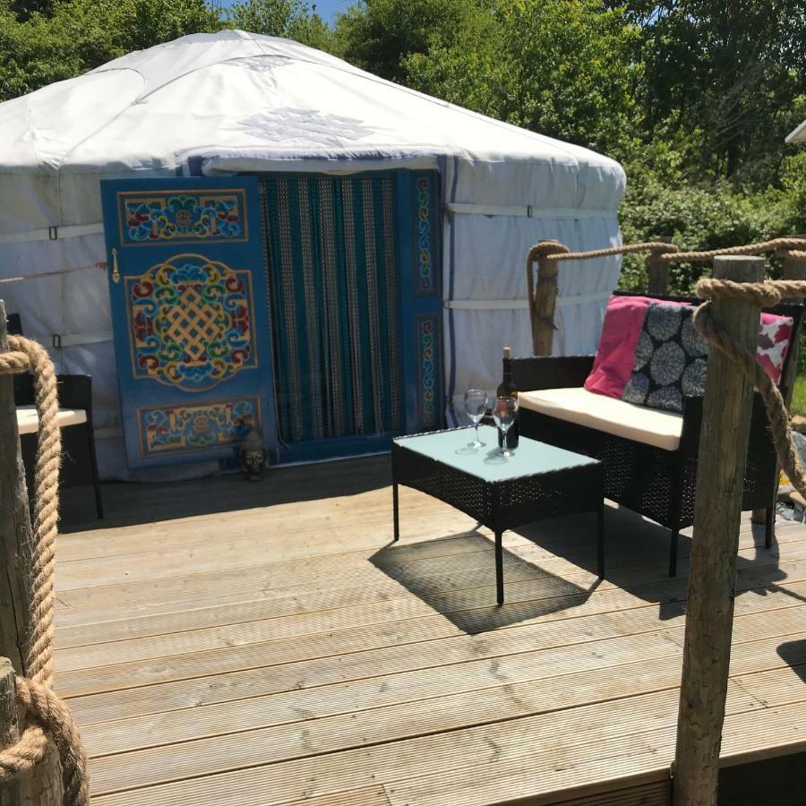 French Fields Luxury Glamping Original Mongolian Yurt Hotel Le-Vieux-Cerier Buitenkant foto