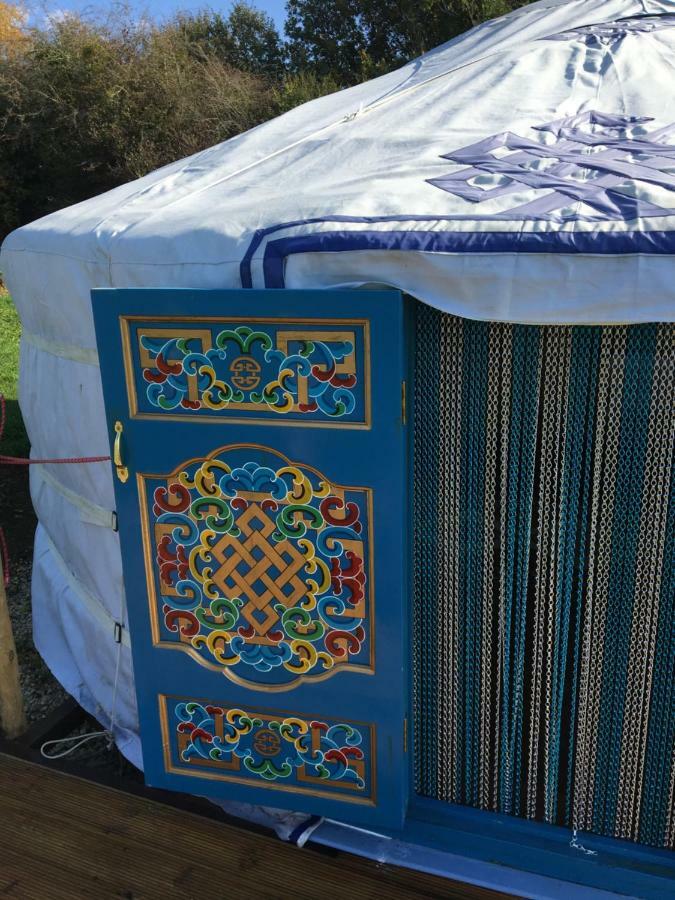 French Fields Luxury Glamping Original Mongolian Yurt Hotel Le-Vieux-Cerier Buitenkant foto
